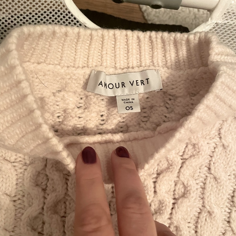 Amour Vert 100% wool sweater
